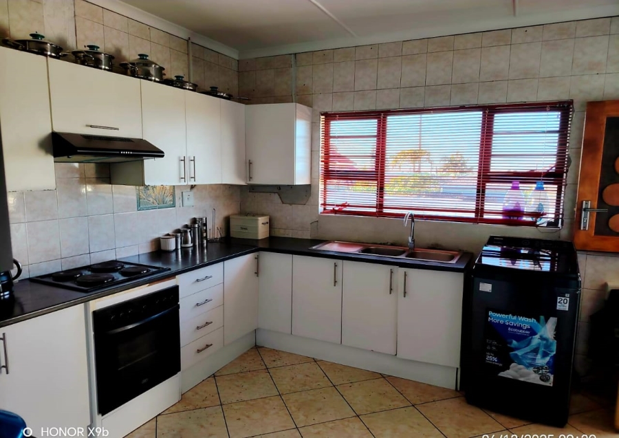 5 Bedroom Property for Sale in Amalinda Eastern Cape